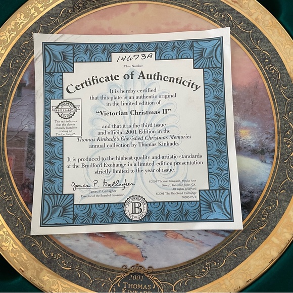 Thomas Kinkade Victorian Christmas II Plate -2001 - Picture 3 of 6